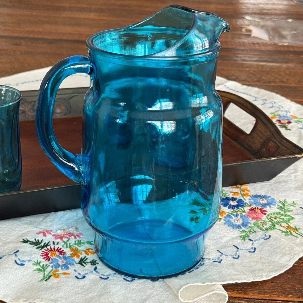 The Unbranded Brand vintage aqua